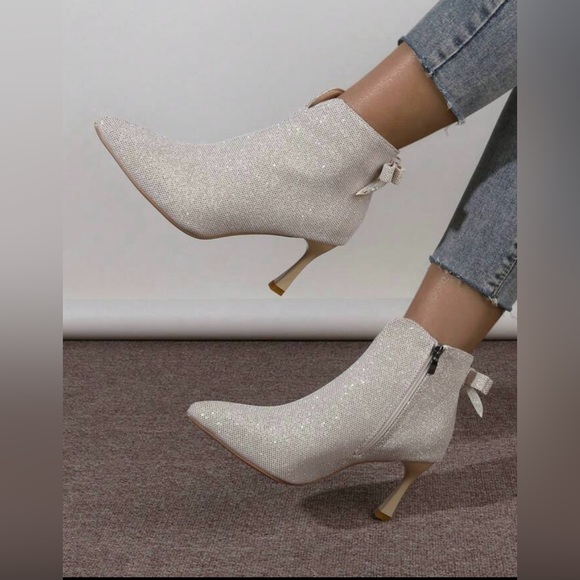 Luna Boutique Shoes - Luna Boutique Ivory Metallic Side Zip Ankle Boots Kitten Heels | Bow on Back | 7